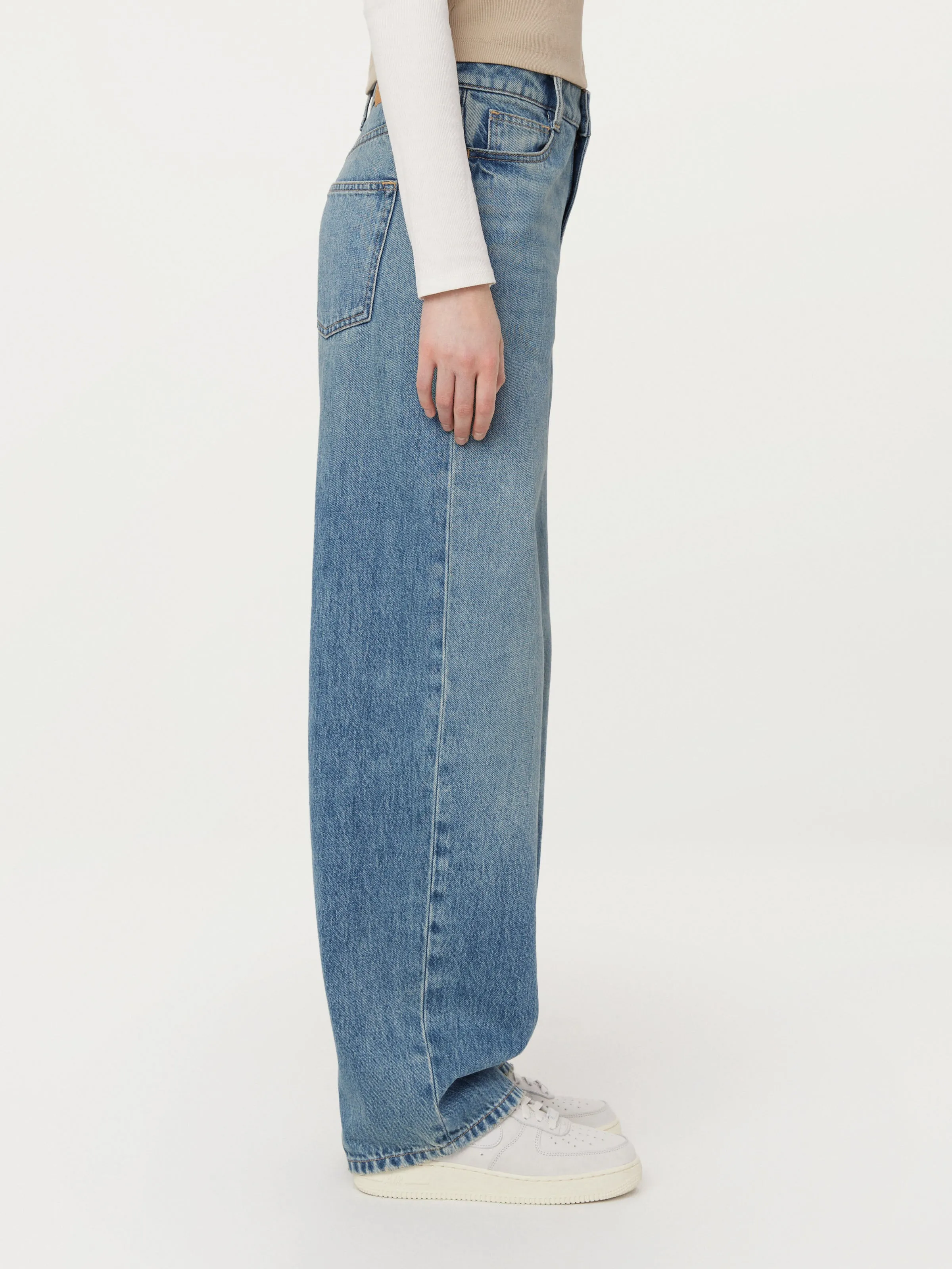 The Ellie Ultra Wide Leg Jean in Medium Indigo