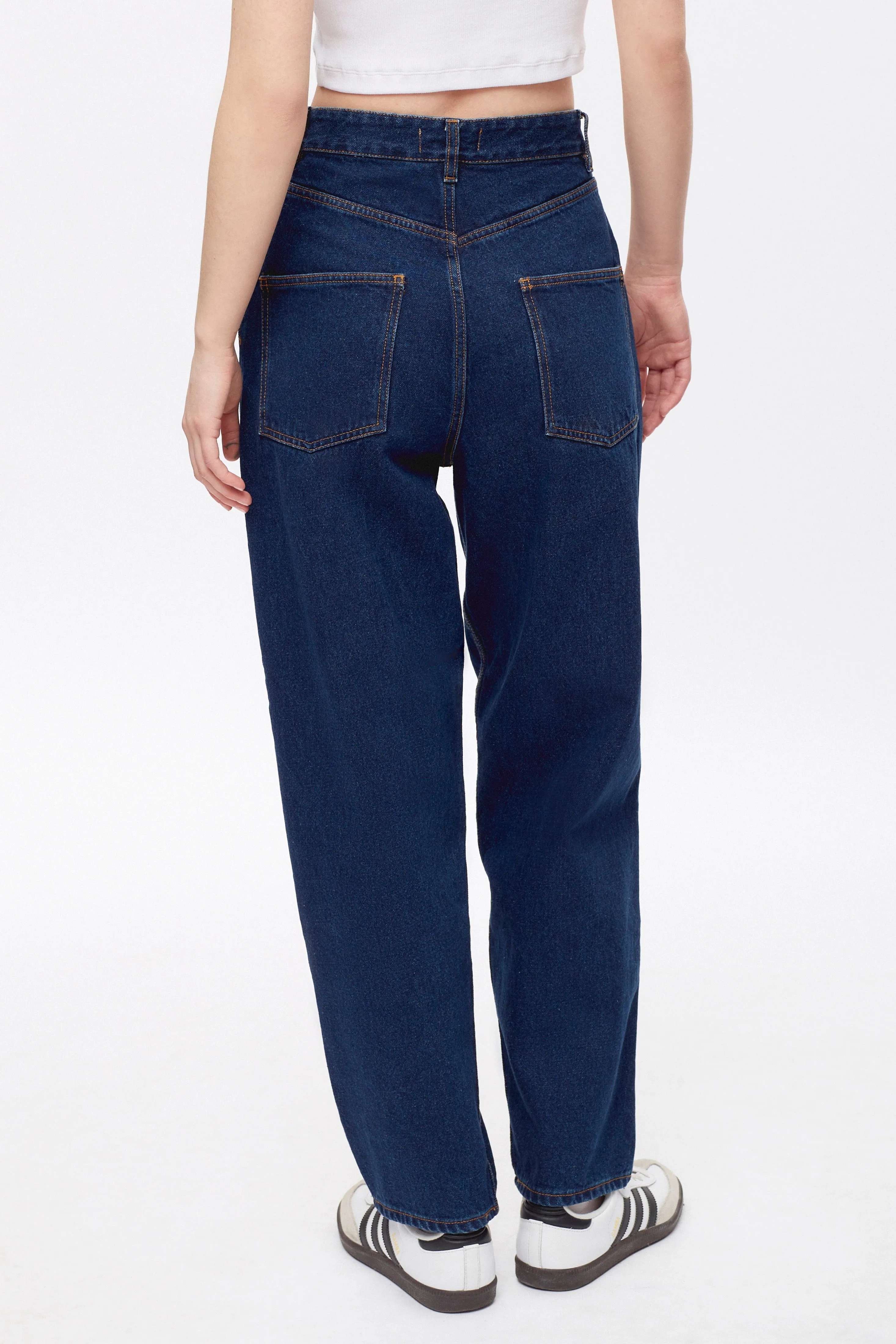 Unisex Antifit Denim in Dark Wash